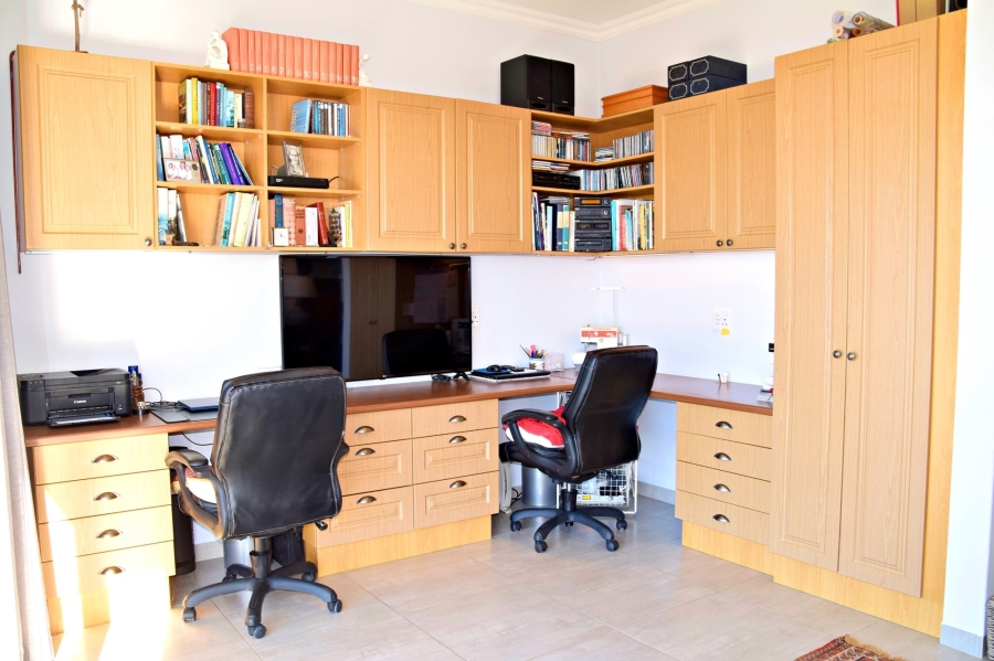 2 Bedroom Property for Sale in Whale Rock Western Cape